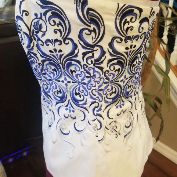 New Corset - Picture 2 of 10